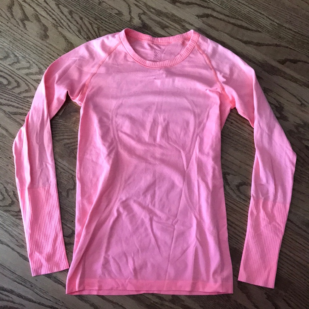 Lululemon size 6 L/S coral yoga workout shirt
